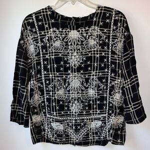 🏷️ 2/$20 ZARA Windowane Embroidered Blouse